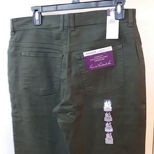 NEW Gloria Vanderbilt Jean